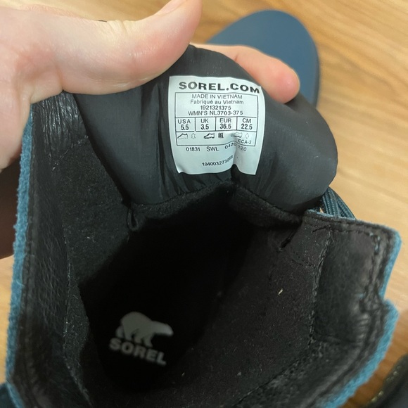 Sorel Joan of arctic NEXT size 5.5 women 3.5 kids in blue w/ speckled sole - Picture 4 of 6